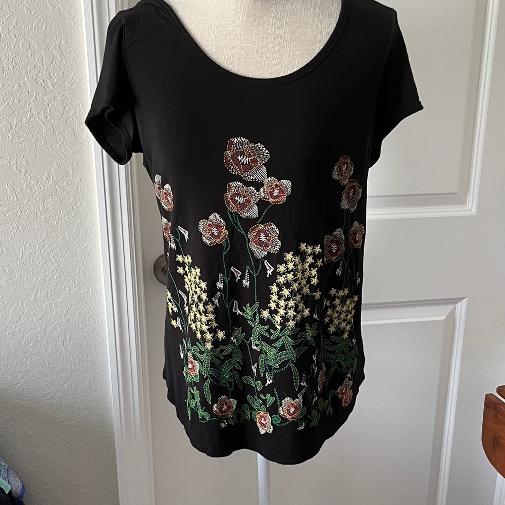 Velvet Skye Vintage Black Floral Scoop Neck Silky Fabric MM Beautiful Print SZ M